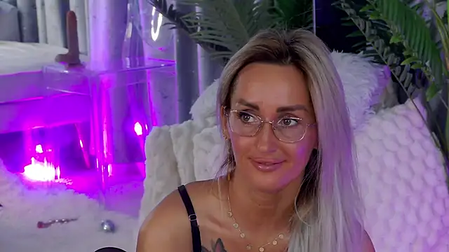 IsabelleEthan Live XXX Chat