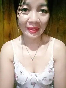 Yiyi102300's Live XXX Chat