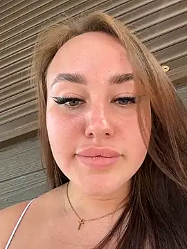 KiraSunshine Adlı Modelin Canlı XXX Sohbeti