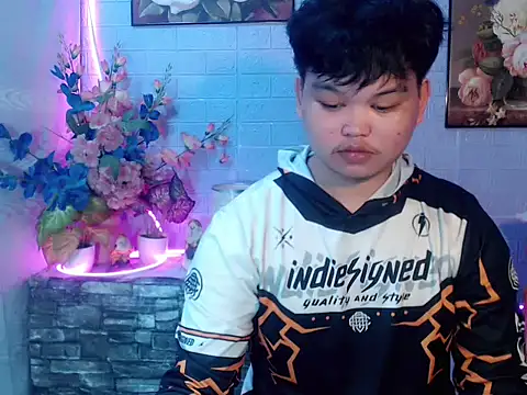 Rain_cum Adlı Modelin Canlı XXX Sohbeti