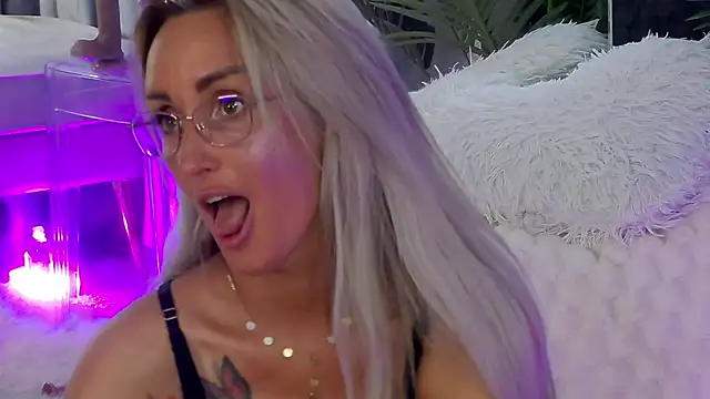 IsabelleEthan Chat XXX in diretta