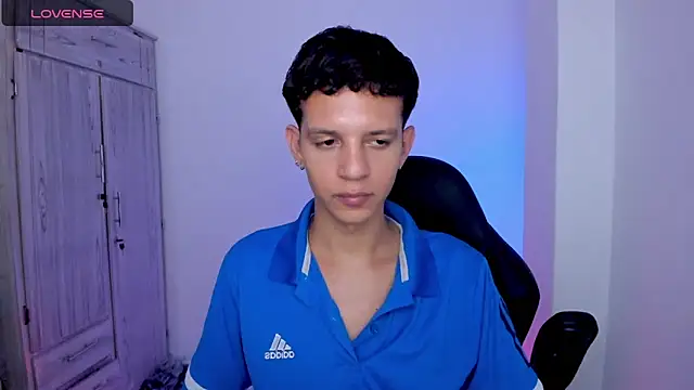 แชท XXX สดของ tylernova