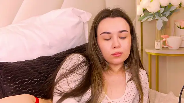 MiaMarlow Chat XXX in diretta