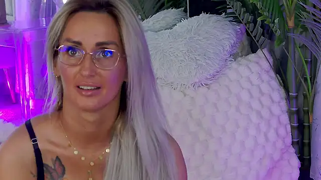 IsabelleEthan Chat XXX in diretta