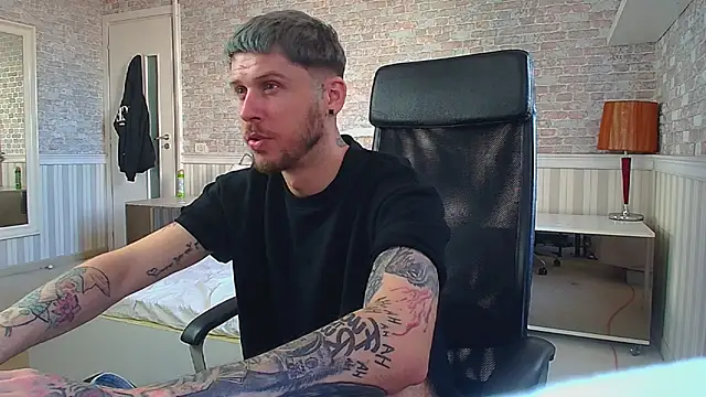 Chatroom XXX en direct de JonahShaw