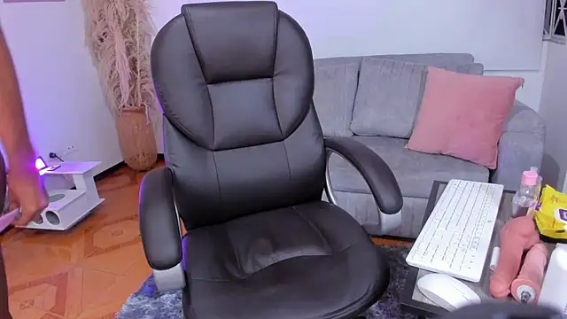 دردشة NaomiSaenz_ الجنسية المباشرة