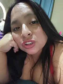 Gatitadiablita35's Live XXX Chat