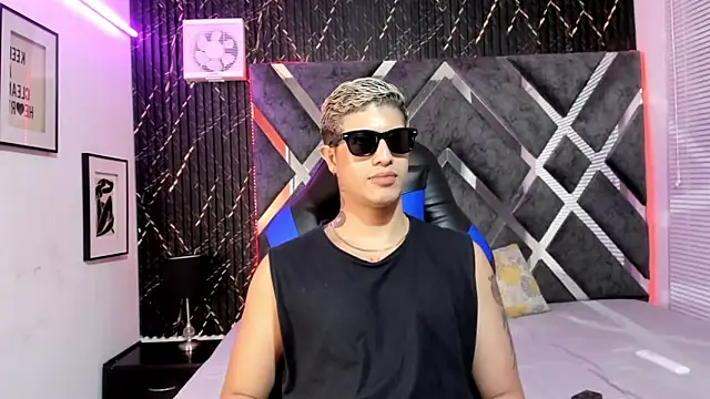 Chat +18 de dominic_connor ao vivo