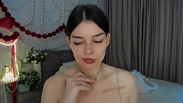 ContinentOfTranquility's Live XXX Chat