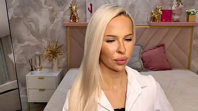 XXX chat uživo modela EvaXElfi