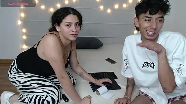Sarabubbie Adlı Modelin Canlı XXX Sohbeti