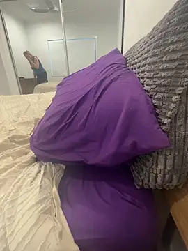 l4dyc4pricorn76's Live XXX Chat