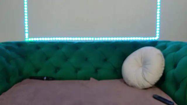 IvanaCharm's Live XXX Chat