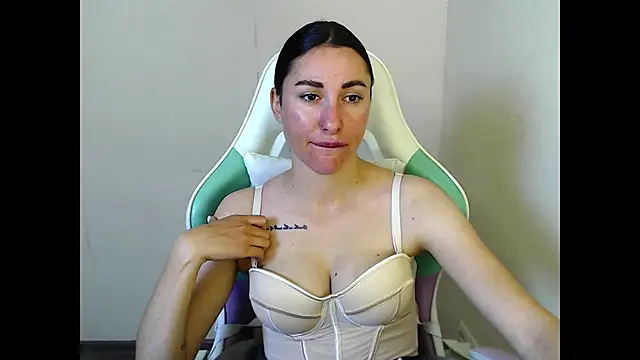 Živý XXX chat Cammil1a_horn