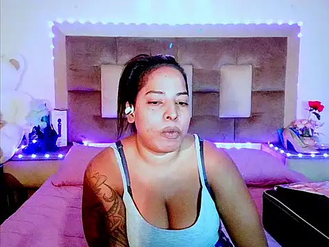 Czat XXX na żywo – indiantopaz694u