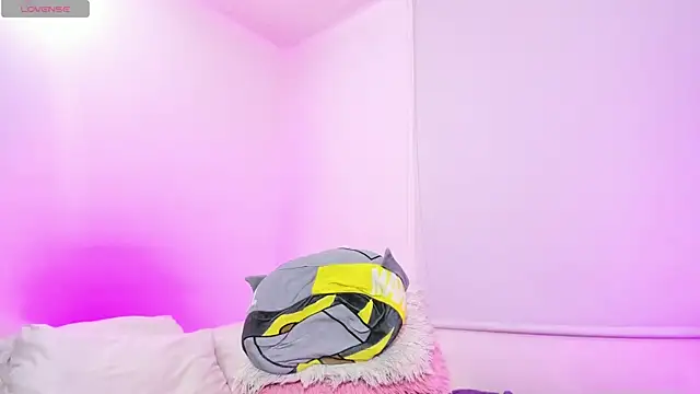 XXX chat uživo modela karly_rioss