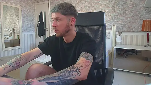 Chatroom XXX en direct de JonahShaw