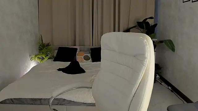 Chat +18 de LeticiaRomano ao vivo