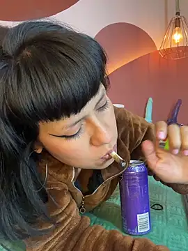 XXX chat uživo modela Valkiriia_wiine