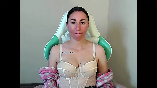 Cammil1a_horn Chat XXX live