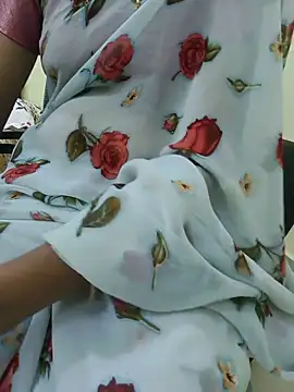 Chat XXX en directo de Cuteteluguammmaie
