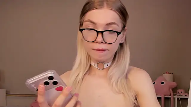 XXX chat uživo modela Blondy_Fina