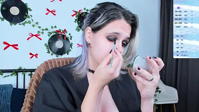 LiraBelle: απευθείας συνομιλία ΧΧΧ