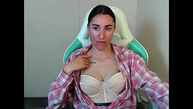 Cammil1a_horn Chat XXX in diretta
