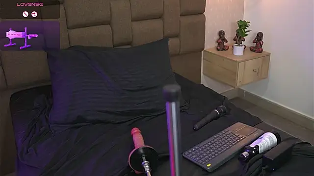 Julieth_Rojas élő XXX-chatje