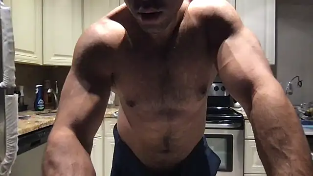 BigGuyMuscle élő XXX-chatje