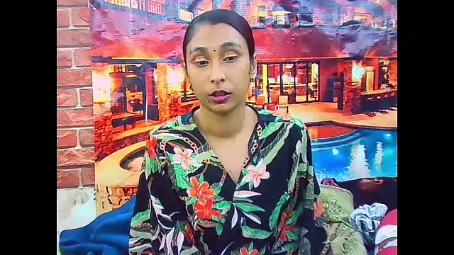 IndianSexyButt Adlı Modelin Canlı XXX Sohbeti