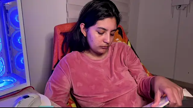 دردشة cloe_small الجنسية المباشرة