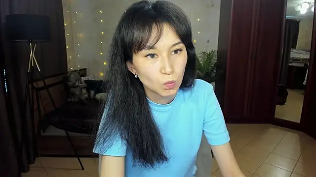 SheilaRare XXX чат на живо