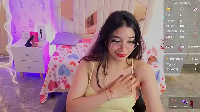 MARIANA_TAY1 Adlı Modelin Canlı XXX Sohbeti