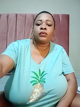 BUSTYQUEEN56_'s Live XXX Chat