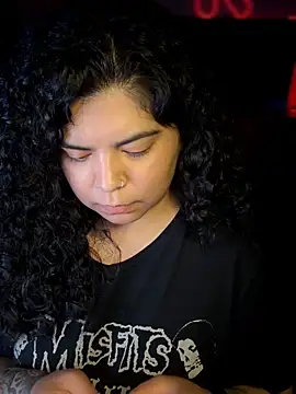kimmiakiss22's Live XXX Chat