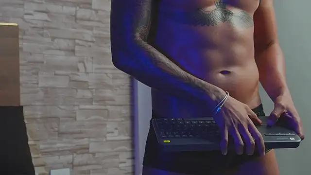 Czat XXX na żywo – aaron_bolt