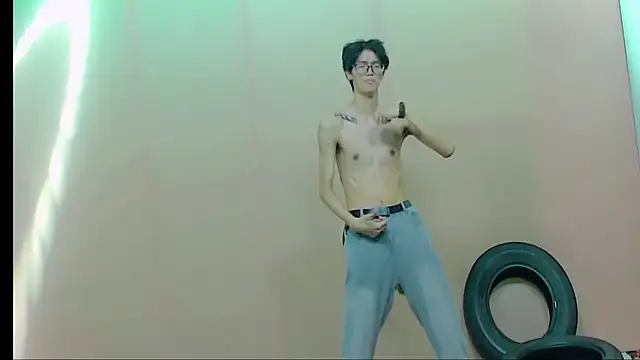 Chat XXX en directo de Crazyboy-001