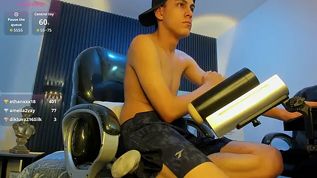 Živý XXX chat Ethanx18_