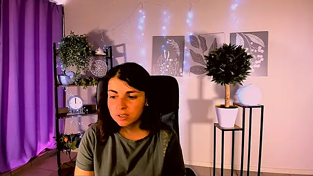 دردشة MartaEdams الجنسية المباشرة