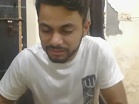 Stubborndesiboy live XXX chat