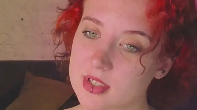 ScarlettSparkss' Live XXX Chat