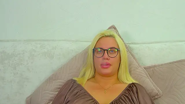 XXX chat uživo modela MariaNeuman