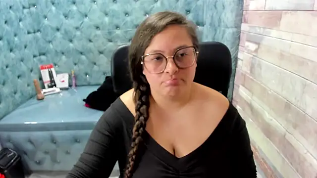 Sarah_Boobs_: онлайн-секс-чат