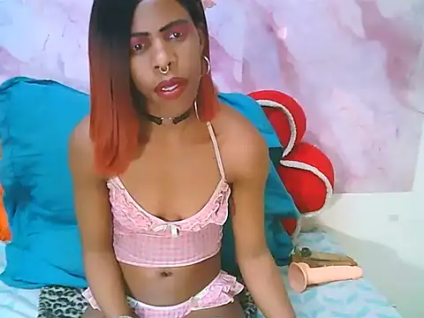 EbonySweetPeach Adlı Modelin Canlı XXX Sohbeti