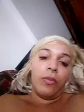 transgirl26: διαδικτυακό σόου στην κάμερα