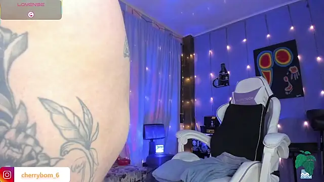 cherrybom_'s Live XXX Chat