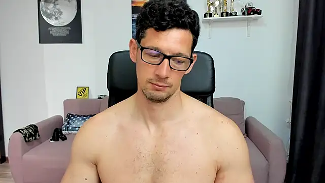 BrutusK08 live XXX chat