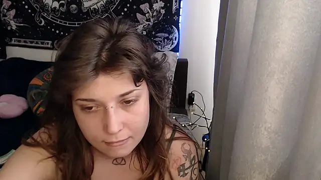 AlienforTwenty Chat XXX in diretta