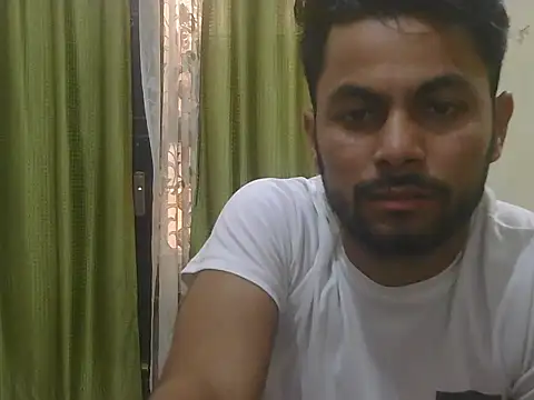 Stubborndesiboy লাইভ XXX চ্যাট
